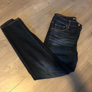 Comfy Dark wash AE jeans